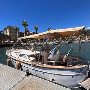 Welcome Riviera - Al Castello-vista Mare -romantico E A 20 Metri Dal Mare-toll Parking At 15 Euro Per Day To Be Booked In Advance -subject To Availability , Rapallo Italie